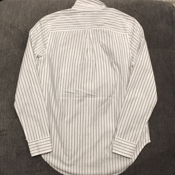 NWT Women’s Old Navy The Classic Shirt size XS - Picture 5 of 7